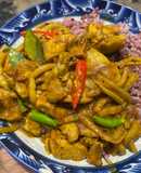 ผัดพริกแกงใต้หน่อไม้ไก่