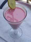 স্ট্রবেরি মিল্কশেক (strawberry milkshake recipe in Bengali)