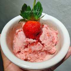 A picture of Ice Cream Strawberry Homemade.
