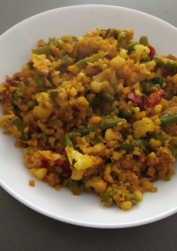 Una foto de Paella de coliflor (sin arroz)