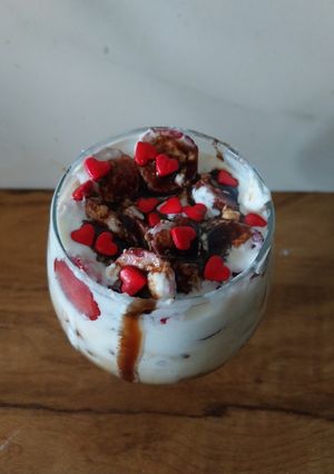A picture of Strawberry Chocolate concave.
