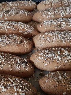 Una foto de Pan integral con cereales y semillas