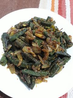 मसाला फ्राई भिंडी (masala fry bhindi recipe in Hindi) रेसिपी मुख्य फोटो
