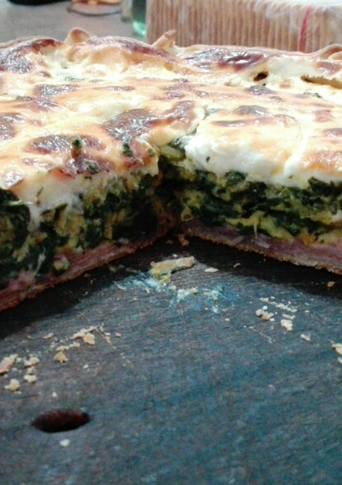 Una foto de Tarta de acelga, calabaza, jamón y queso