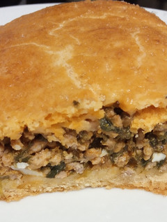 Una foto de Empanada de ternera, espinacas y huevo