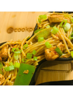 A picture of Chilli Chicken Spaghetti.