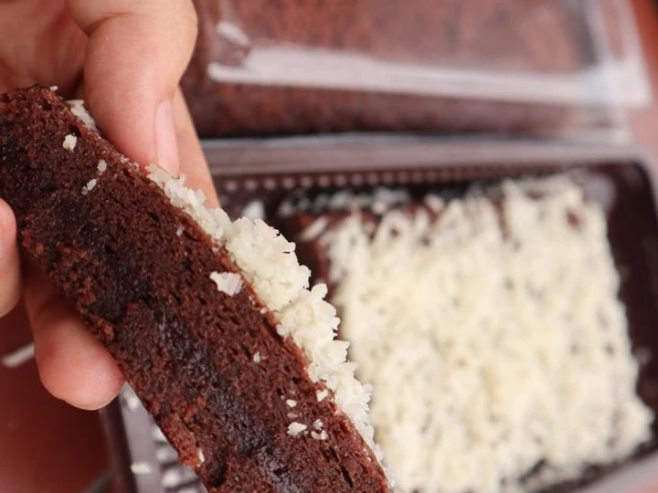 Langkah Mudah untuk Membikin Resep Brownies kukus amanda superr duperrr moist dan nyoklattt! yang Enak Banget Anti Ribet, Menggugah Selera