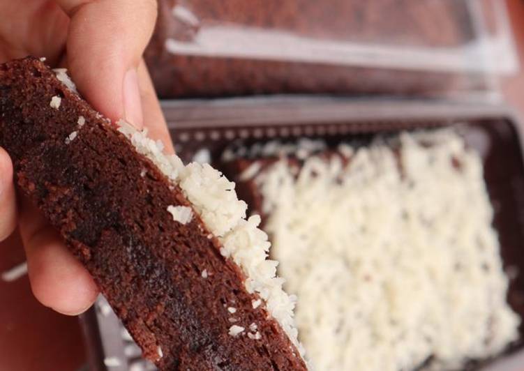 makanan Brownies kukus amanda superr duperrr moist dan nyoklattt! Anti Gagal