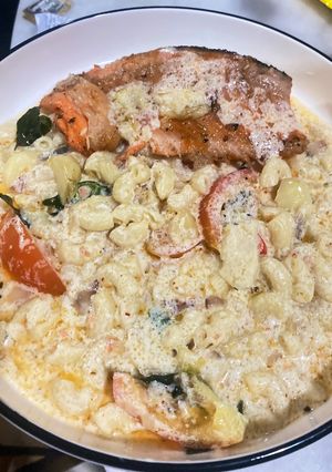 Gambar Buttermilk Salmon Bersama Macaroni
