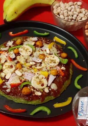 तवा पिज़्ज़ा (Tawa pizza recipe in Hindi) रेसिपी मुख्य फोटो