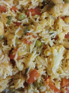 வெஜ் ரைஸ் (Veg rice recipe in tamil) செய்முறை முக்கிய புகைப்படம்