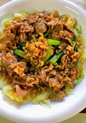 รูปของ ผัดผัก 2 เกลอ สันคอหมู น้ำมันหอย