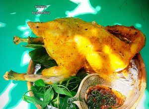 Hình của món Gà ủ muối hoa tiêu.
