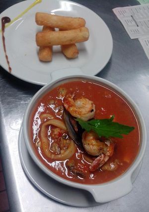 Una foto de Cazuela de Mariscos