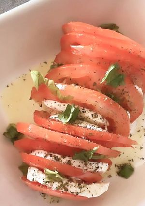 Foto de Tomate com Mozzarela e Ervas