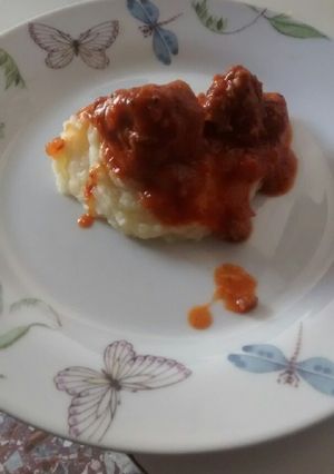 Una foto de Albóndigas con puré