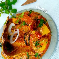 A picture of Coconut milk aloo masala curry.