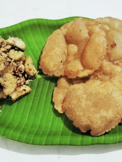 उपवास स्पेशल पुरी भाजी (upwasache puri bhaaji recipe in marathi) रेसिपी चे मुख्य फोटो