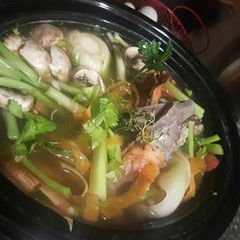 A picture of Rich beef bone broth.