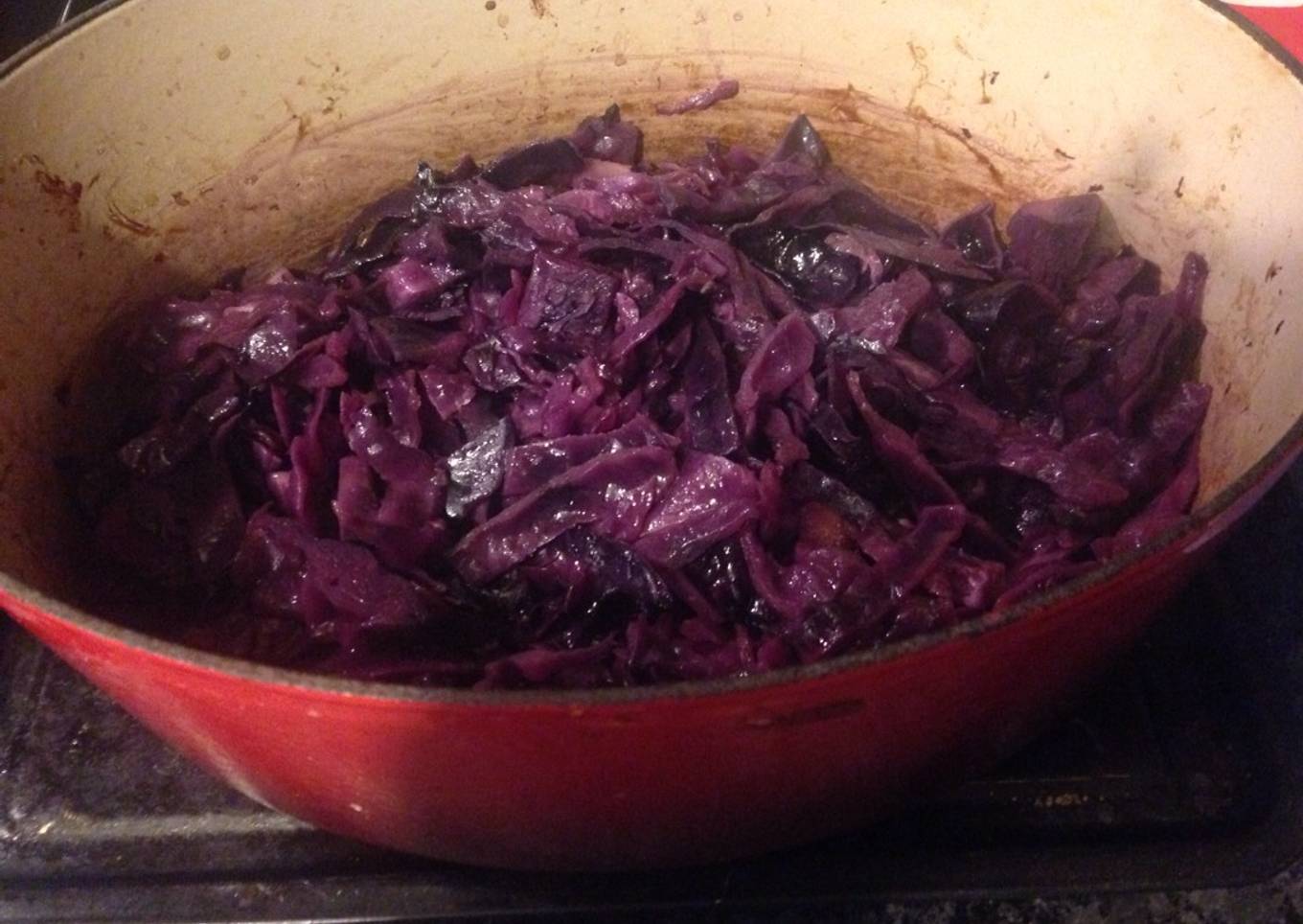 Braised red cabbage