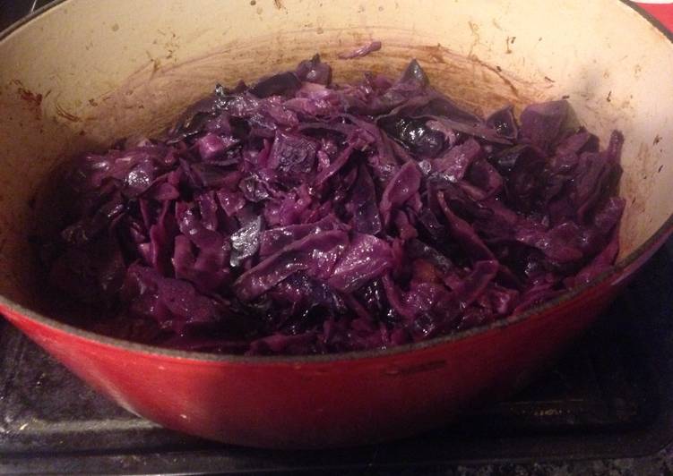Steps to Make Homemade Braised red cabbage