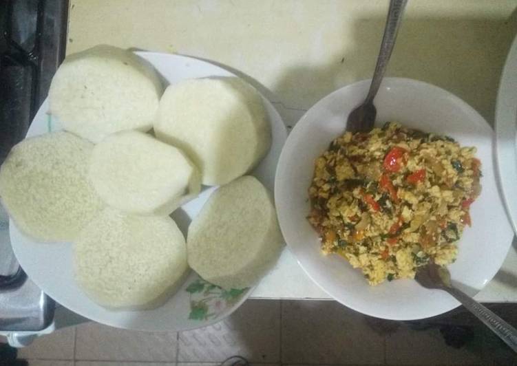 Boiling yam and egg sauce