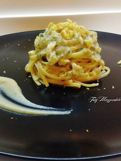 Foto di Linguine con branzino e crema di melanzana