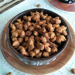 A picture of Makkalbeej (Masala Groundnuts).
