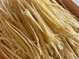 Fideos caseros de albahaca
