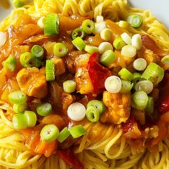 A picture of Sweet and sour chicken.