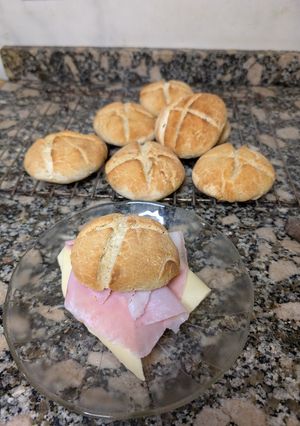 Una foto de Panes Crujientes y Deliciosos Sin TACC, Ideales para Sándwiches