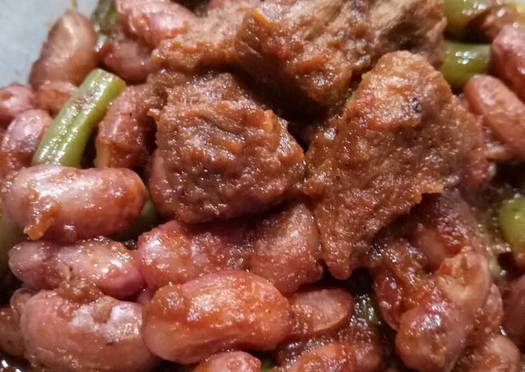 Asem Pedes Daging Kacang Merah