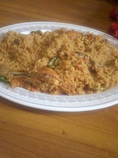 A picture of Chicken yakhni pulao.