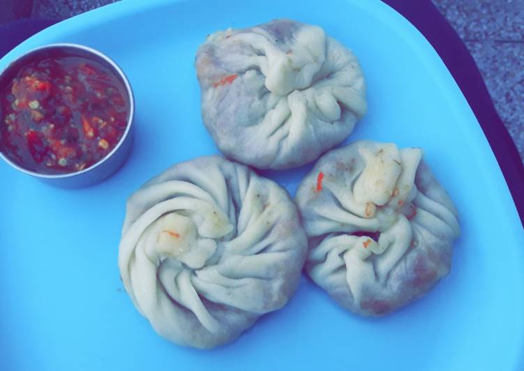 Chicken Momos🥟🍖 with chutney🥣