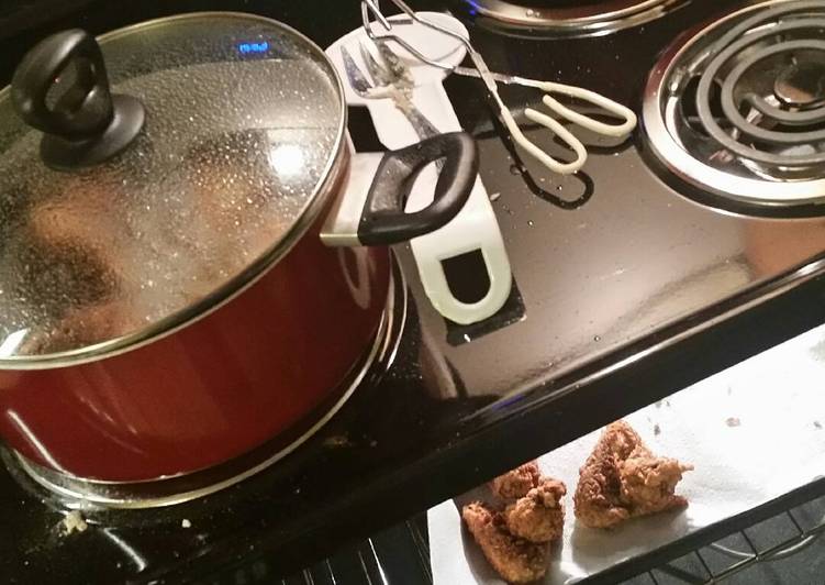 Simple Way to Prepare Homemade BYG&#39;s Fried Chicken Wings