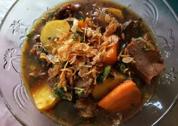 Semur Daging plus Wortel dan Kentang