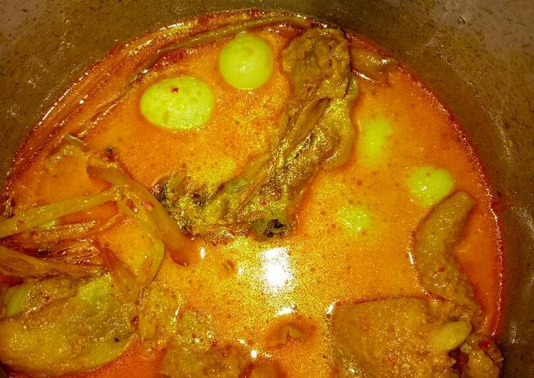 Kari ayam telur puyuh maknyus