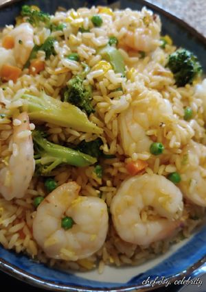A picture of Shrimp veggies fried rice.