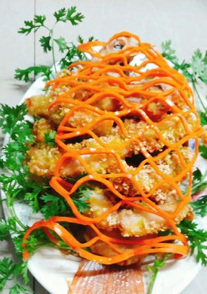 Hình của món Kình ngư sa lưới.