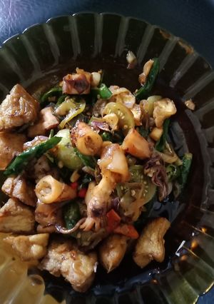 Foto resep Tumis cumi asin dan tahu masak cabai hijau