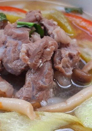 Hình của món Mì bò nấm nấu chua.