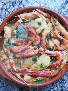 Una foto de Suquet de pescado y marisco