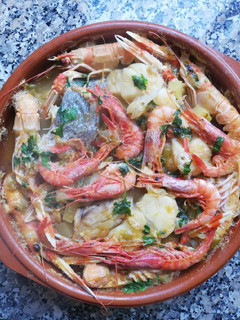 Una foto de Suquet de pescado y marisco
