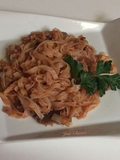 Una foto de Noodles de arroz con Setas