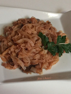 Una foto de Noodles de arroz con Setas