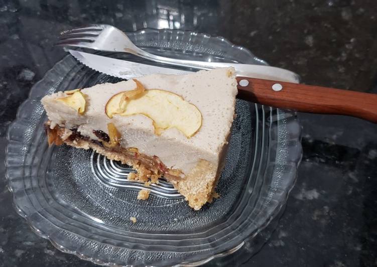 Torta mousse de maçã com passas