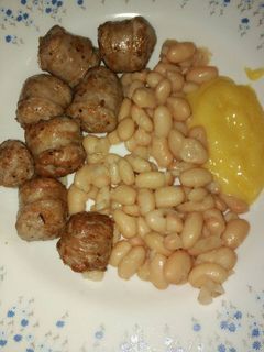 Una foto de Mongetes con butifarra