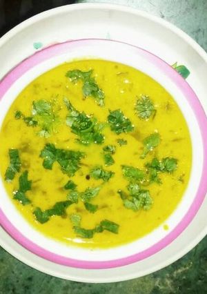 पालक करी (Palak curry recipe in hindi) रेसिपी मुख्य फोटो