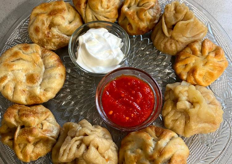 Wheat base Momos with red hot chutney
