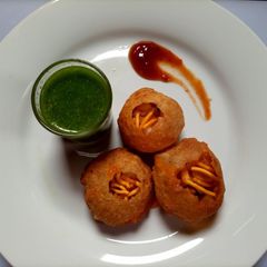 Spicy gol gappay A picture of Spicy gol gappay.